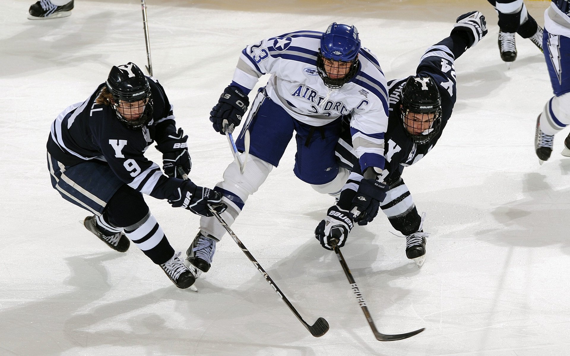 浓眉哥关键节点回归赛场，雄鹿带队取胜！
